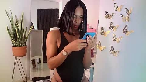 Snapshot of rosalindasexy chatting on February 5, 5:30 am Rosalinda online show from February 5, 5:30 am