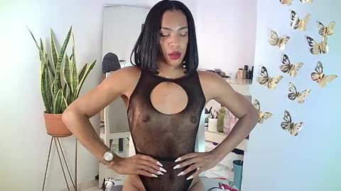 Snapshot of rosalindasexy chatting on February 26, 4:47 am Rosalinda online show from February 26, 4:47 am