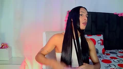 Snapshot of rosalindasexy chatting on December 3, 2:41 am Rosalinda online show from December 3, 2:41 am