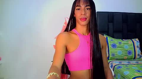 Snapshot of rosalindasexy chatting on June 3, 3:53 am Rosalinda online show from June 3, 3:53 am