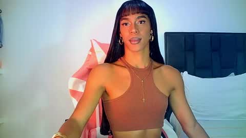 Snapshot of rosalindasexy chatting on June 28, 1:55 am Rosalinda online show from June 28, 1:55 am