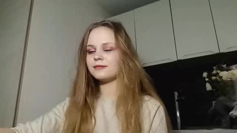 Snapshot of rosalindwickersheim chatting on November 16, 1:17 pm Lisa online show from November 16, 1:17 pm