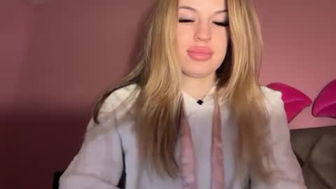 Rosalina online show from December 19, 8:38 pm