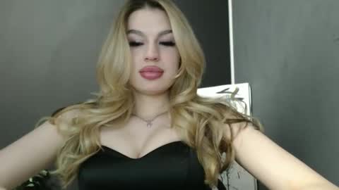 Rosalina online show from May 4, 5:09 pm