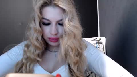 Snapshot of rosaline_ly chatting on July 14, 1:50 pm Rosalina online show from July 14, 1:50 pm