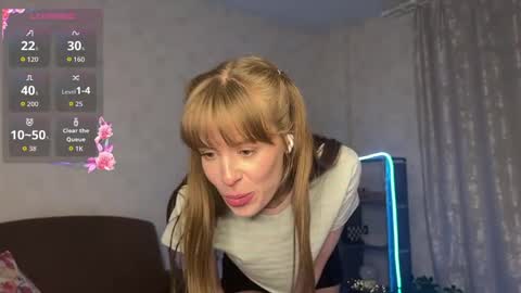 Snapshot of rosamoore chatting on March 30, 2:51 pm RoosaMoore online show from March 30, 2:51 pm