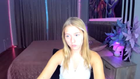 Snapshot of rosarising chatting on June 25, 5:12 am RosaRising online show from June 25, 5:12 am