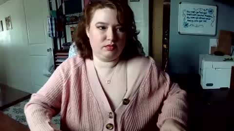 Snapshot of rose211994 chatting on December 16, 4:49 pm Rose online show from December 16, 4:49 pm