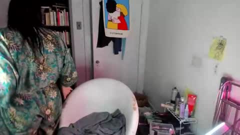 Snapshot of rose257044 chatting on October 5, 1:53 pm rose257044 online show from October 5, 1:53 pm