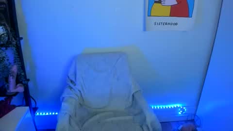 Snapshot of rose257044 chatting on April 26, 1:42 pm rose257044 online show from April 26, 1:42 pm