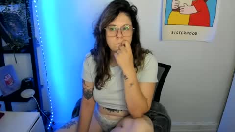 rose257044 online show from July 26, 1:29 pm