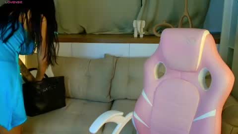 Snapshot of rose_desiree chatting on June 26, 11:03 am Rose online show from June 26, 11:03 am