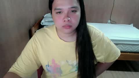 Snapshot of rose_heartfilia chatting on April 15, 5:47 am Danielle online show from April 15, 5:47 am