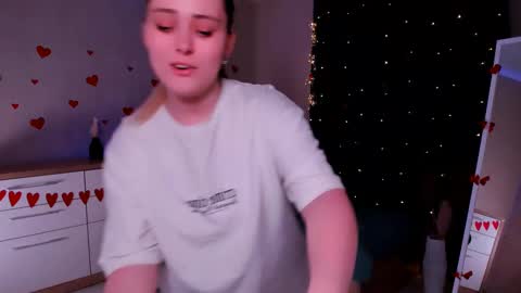 Snapshot of rose_sweetiee chatting on February 17, 5:32 pm Rose online show from February 17, 5:32 pm