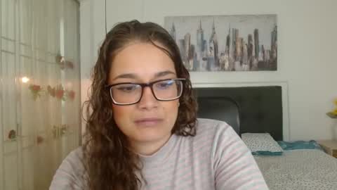 Snapshot of rose_thompson1 chatting on May 5, 1:41 pm Rose online show from May 5, 1:41 pm