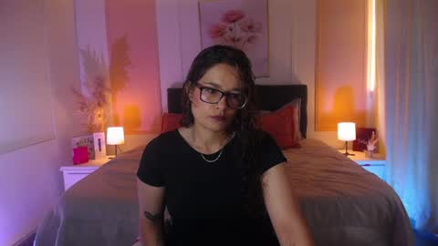 Snapshot of rose_thompson1 chatting on June 14, 1:35 pm Rose online show from June 14, 1:35 pm