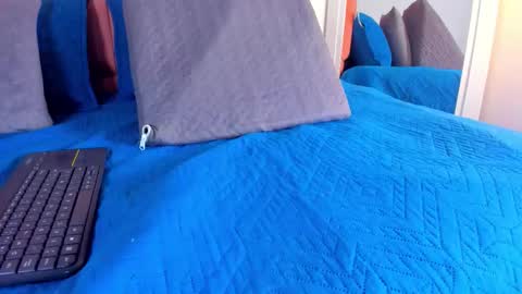 Snapshot of rose_thompson19 chatting on February 4, 7:09 pm Rosse online show from February 4, 7:09 pm