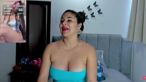 Snapshot of rose_towers4 chatting on July 5, 10:28 pm rose_towers4 online show from July 5, 10:28 pm