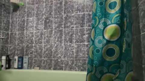 Snapshot of rosea_champagne chatting on September 30, 5:56 am Rose and the Collector online show from September 30, 5:56 am