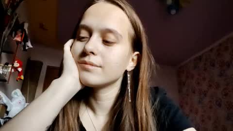 Snapshot of roseannehensle chatting on December 16, 6:07 am Sophie online show from December 16, 6:07 am