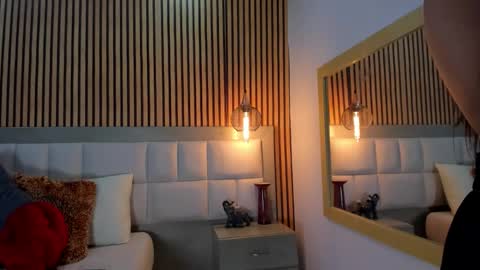 roseaurora online show from January 14, 1:39 pm