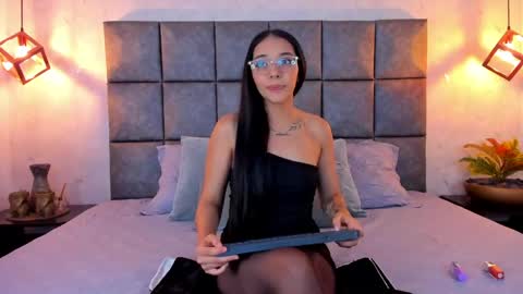 Snapshot of roseaurora chatting on May 11, 11:27 am roseaurora online show from May 11, 11:27 am