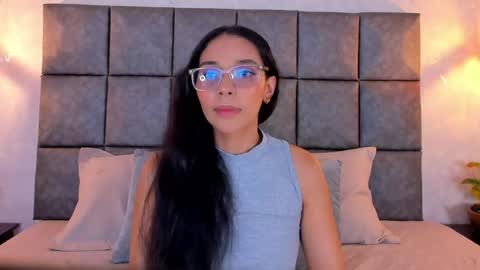 Snapshot of roseaurora chatting on May 22, 10:43 am roseaurora online show from May 22, 10:43 am