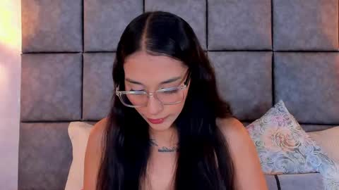 Snapshot of roseaurora chatting on May 28, 10:34 am roseaurora online show from May 28, 10:34 am