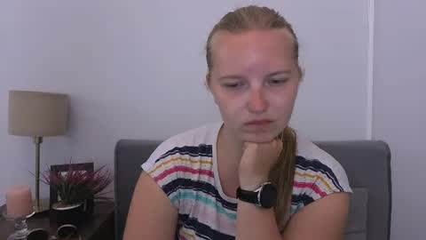 Snapshot of rosehypnotic chatting on July 1, 7:32 am Rose online show from July 1, 7:32 am
