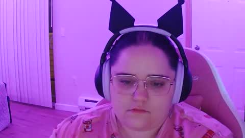 Snapshot of rosekiller55 chatting on October 28, 5:11 am rosekiller55 online show from October 28, 5:11 am