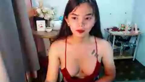 Snapshot of rosella_xx chatting on July 10, 11:02 am TONETH online show from July 10, 11:02 am