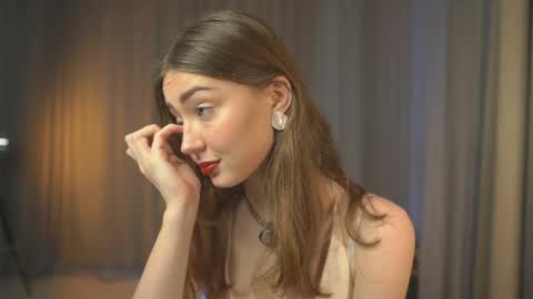 Elsa online show from December 4, 4:11 am