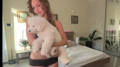 Snapshot of roselyn_rose chatting on May 22, 3:39 pm Roselyn online show from May 22, 3:39 pm