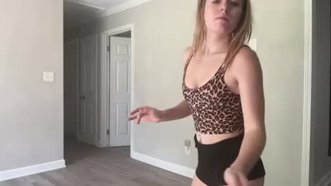 Snapshot of roselynbxxx chatting on July 21, 6:54 pm roslyn online show from July 21, 6:54 pm