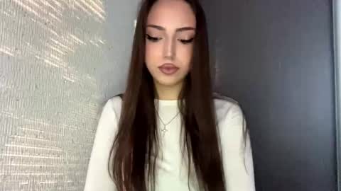 Mimi online show from September 10, 1:55 pm