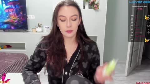 Julia online show from December 29, 11:39 pm