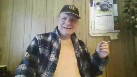 roses2u1958 online show from April 7, 1:33 pm