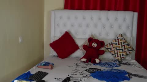 Snapshot of roses_rred chatting on March 30, 5:03 pm roses_rred online show from March 30, 5:03 pm