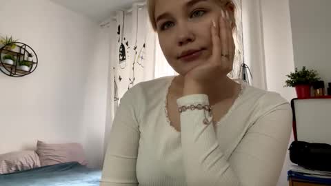 Freya online show from March 17, 11:13 am