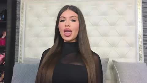 Gabriela online show from September 18, 6:04 am