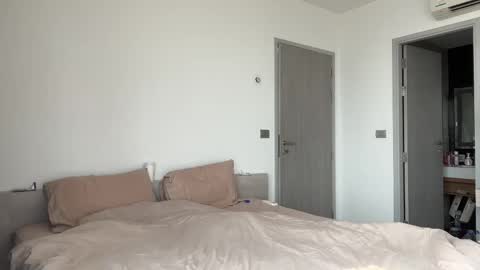 Roshelle online show from February 20, 8:05 am