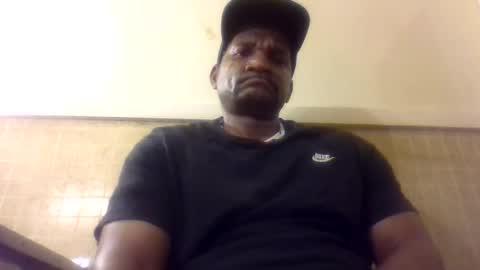 Snapshot of roshun69 chatting on May 5, 5:04 am Roshun Haynes online show from May 5, 5:04 am