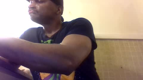 Snapshot of roshun69 chatting on May 10, 7:24 am Roshun Haynes online show from May 10, 7:24 am
