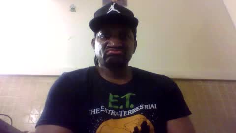 Snapshot of roshun69 chatting on May 11, 5:13 am Roshun Haynes online show from May 11, 5:13 am