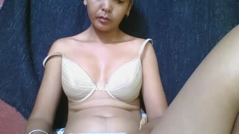 rosia685234 online show from February 4, 8:42 am