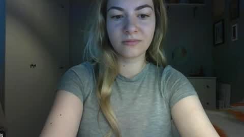 Snapshot of rosie_june chatting on June 8, 6:36 am Rosie online show from June 8, 6:36 am