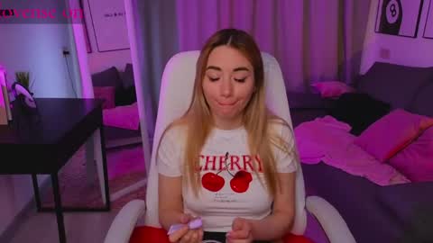 Rosie online show from May 13, 1:14 am