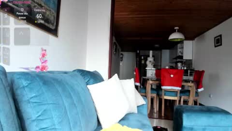 Snapshot of rosie_se chatting on January 4, 3:07 pm Rosieeee online show from January 4, 3:07 pm