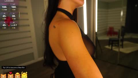 Rosie Bones online show from January 8, 11:07 pm