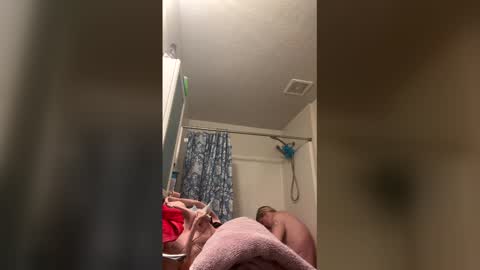 rosieleebrown online show from March 9, 8:46 pm